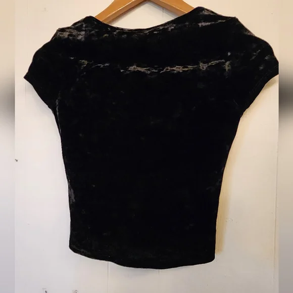 Black Velvet Cinched Crop Top - Picture 5 of 7